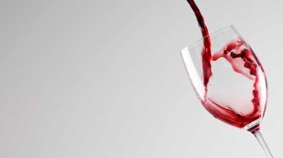 Errori comuni con il vino – cosa evitare per gustarlo al meglio