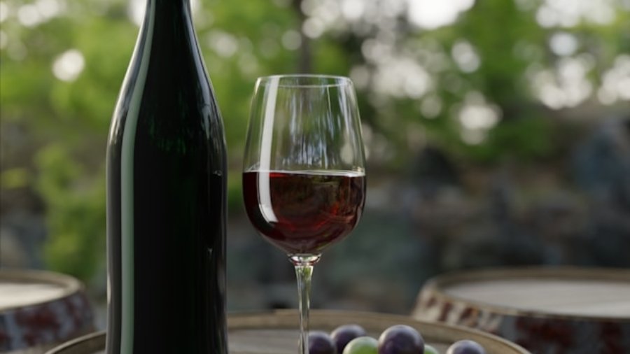 Guida semplice al vino con bicchiere di vino rosso su tavolo di legno